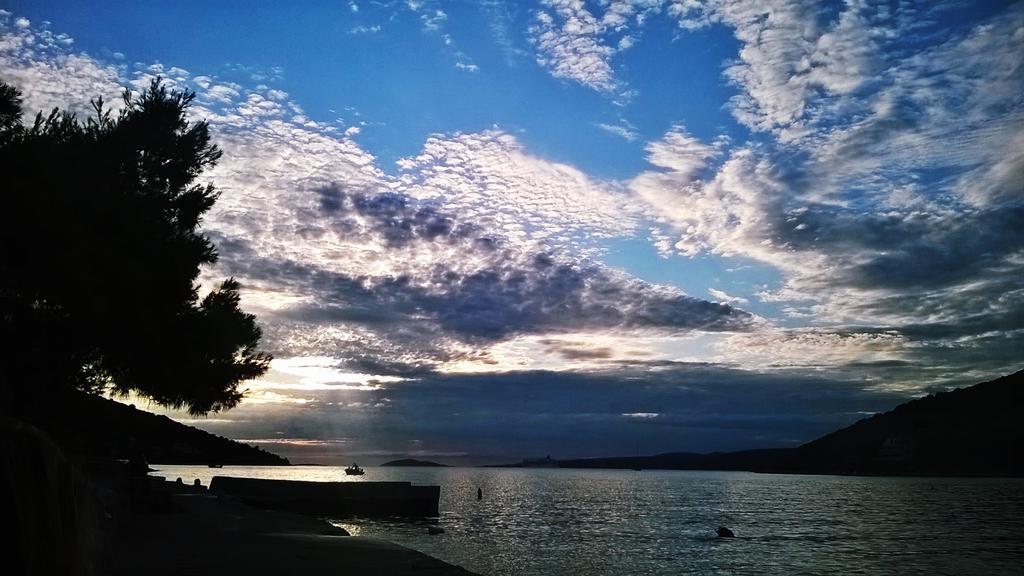 Apartmani Conar Veliki Drvenik Buitenkant foto