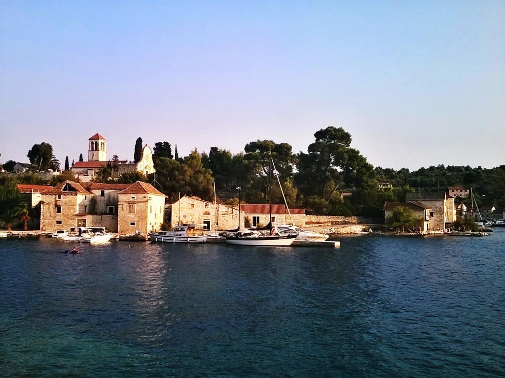 Apartmani Conar Veliki Drvenik Buitenkant foto