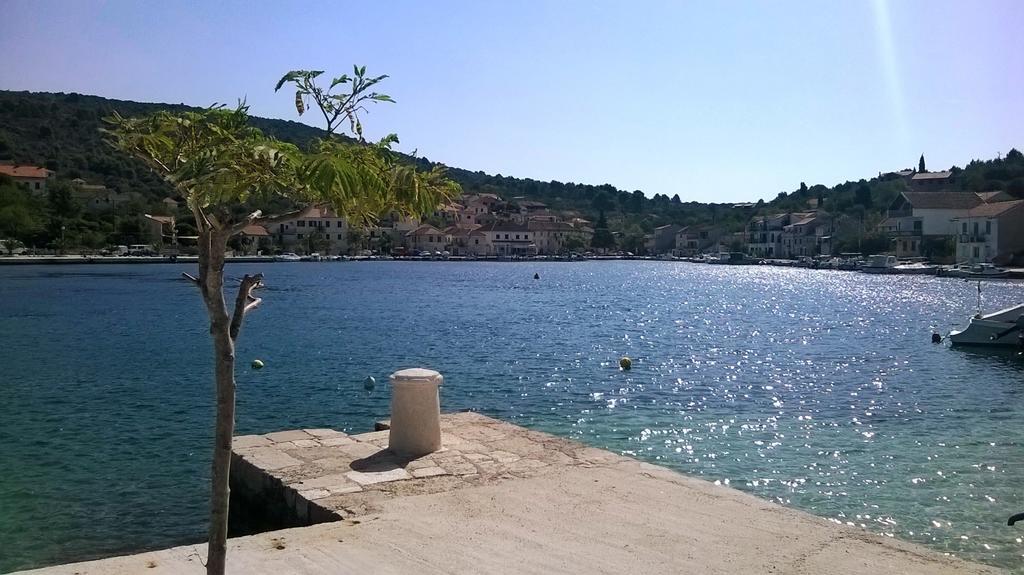 Apartmani Conar Veliki Drvenik Buitenkant foto