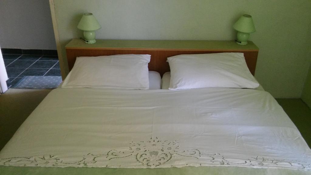 Apartmani Conar Veliki Drvenik Buitenkant foto