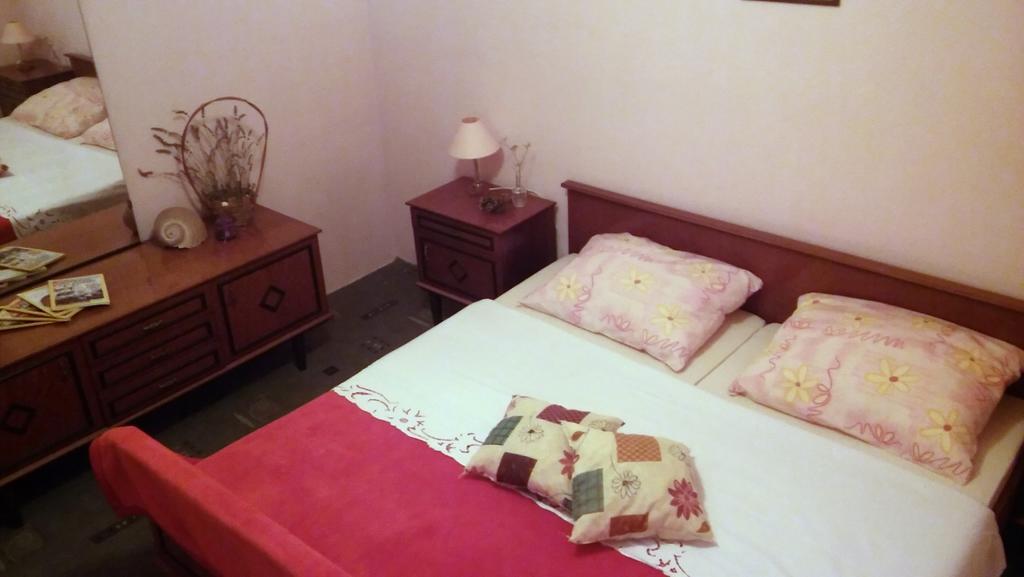 Apartmani Conar Veliki Drvenik Buitenkant foto