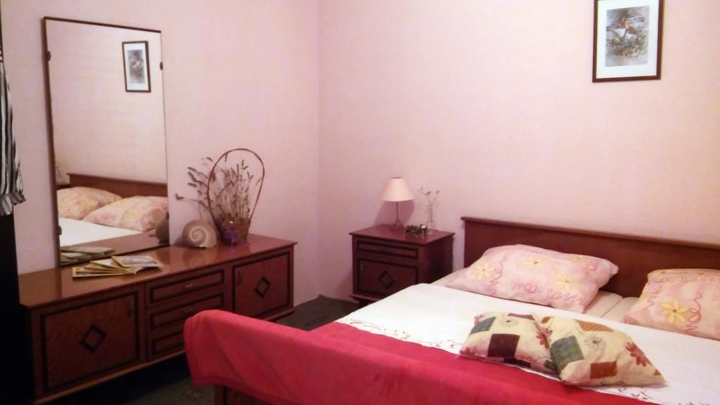 Apartmani Conar Veliki Drvenik Buitenkant foto