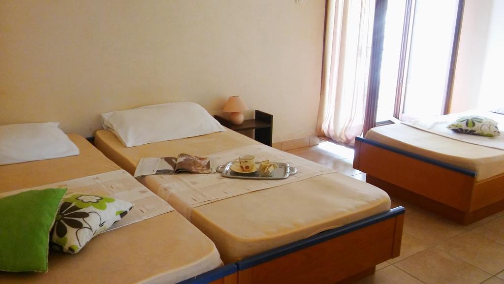 Apartmani Conar Veliki Drvenik Buitenkant foto