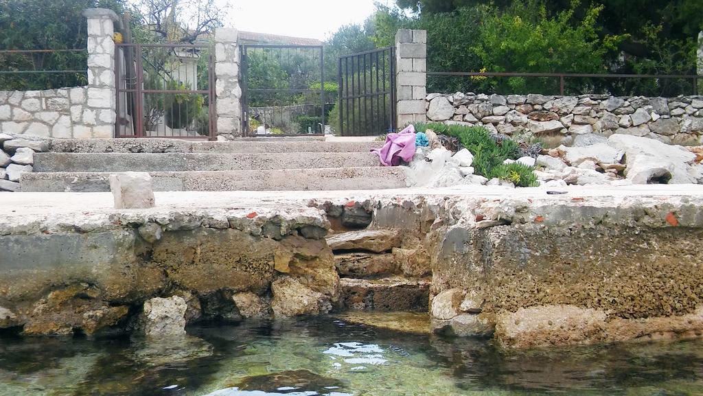 Apartmani Conar Veliki Drvenik Buitenkant foto